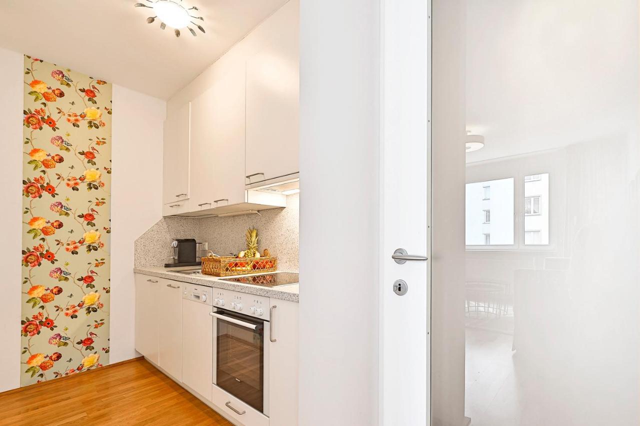 Peaceful Belvedere Apartment In Safe, Quiet & Central Location Вена Экстерьер фото